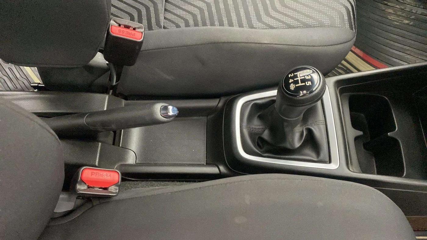 2024 Maruti Swift VXi, Petrol, Manual, 12,845 km, Gear Lever