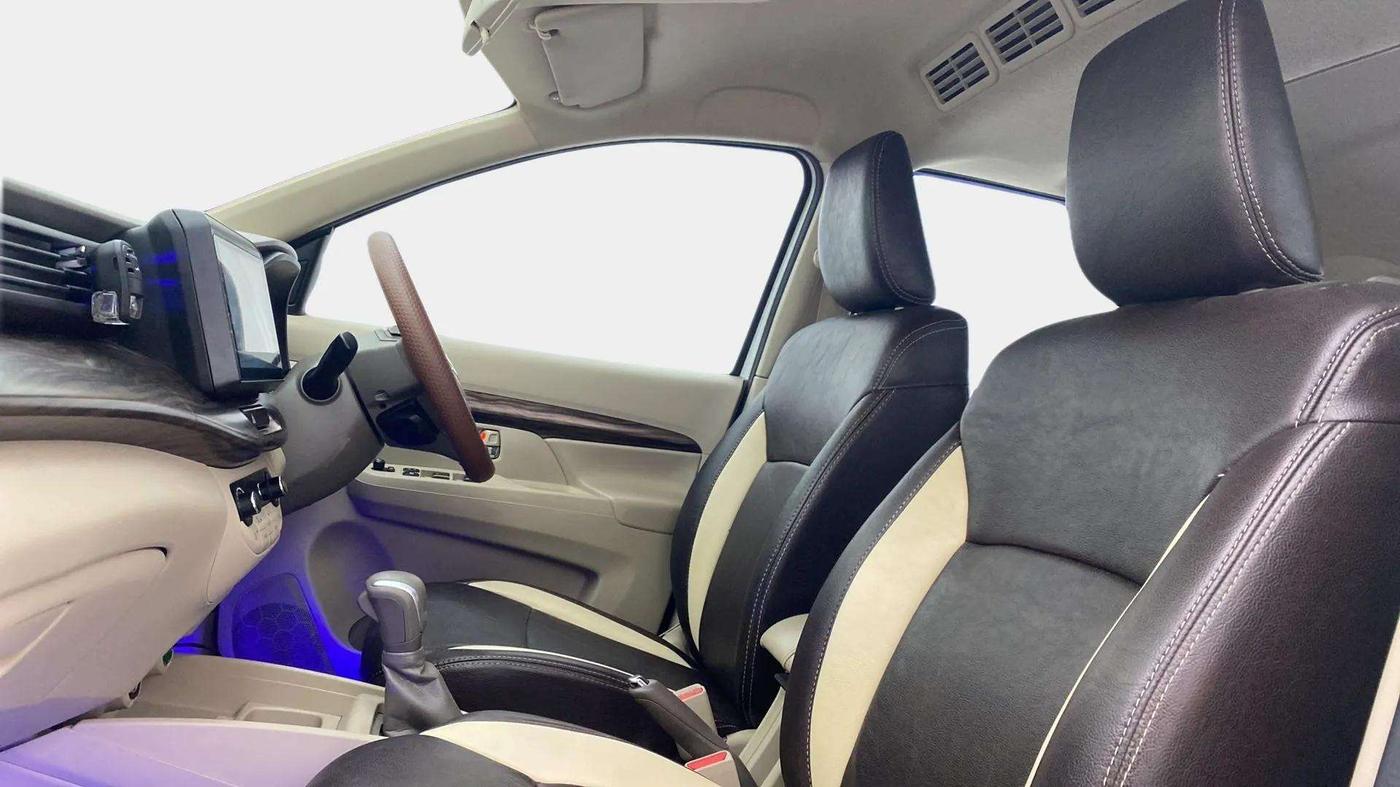 2018 Maruti Ertiga ZXI AT SHVS, Petrol, Automatic, 48,650 km, Right Side Front Door Cabin