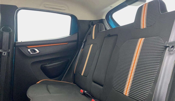 2019 Renault Kwid CLIMBER 1.0 (O), Petrol, Manual, 18,294 km, Right Side Rear Door Cabin