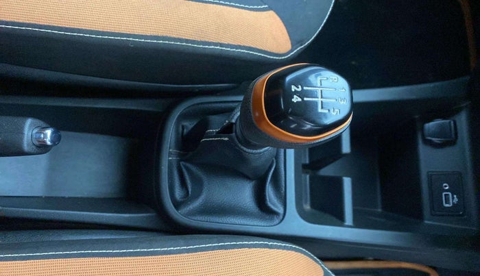 2019 Renault Kwid CLIMBER 1.0 (O), Petrol, Manual, 18,294 km, Gear Lever