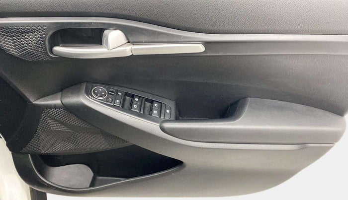 2020 KIA SELTOS HTK PLUS 1.5, Petrol, Manual, 54,486 km, Driver Side Door Panels Control