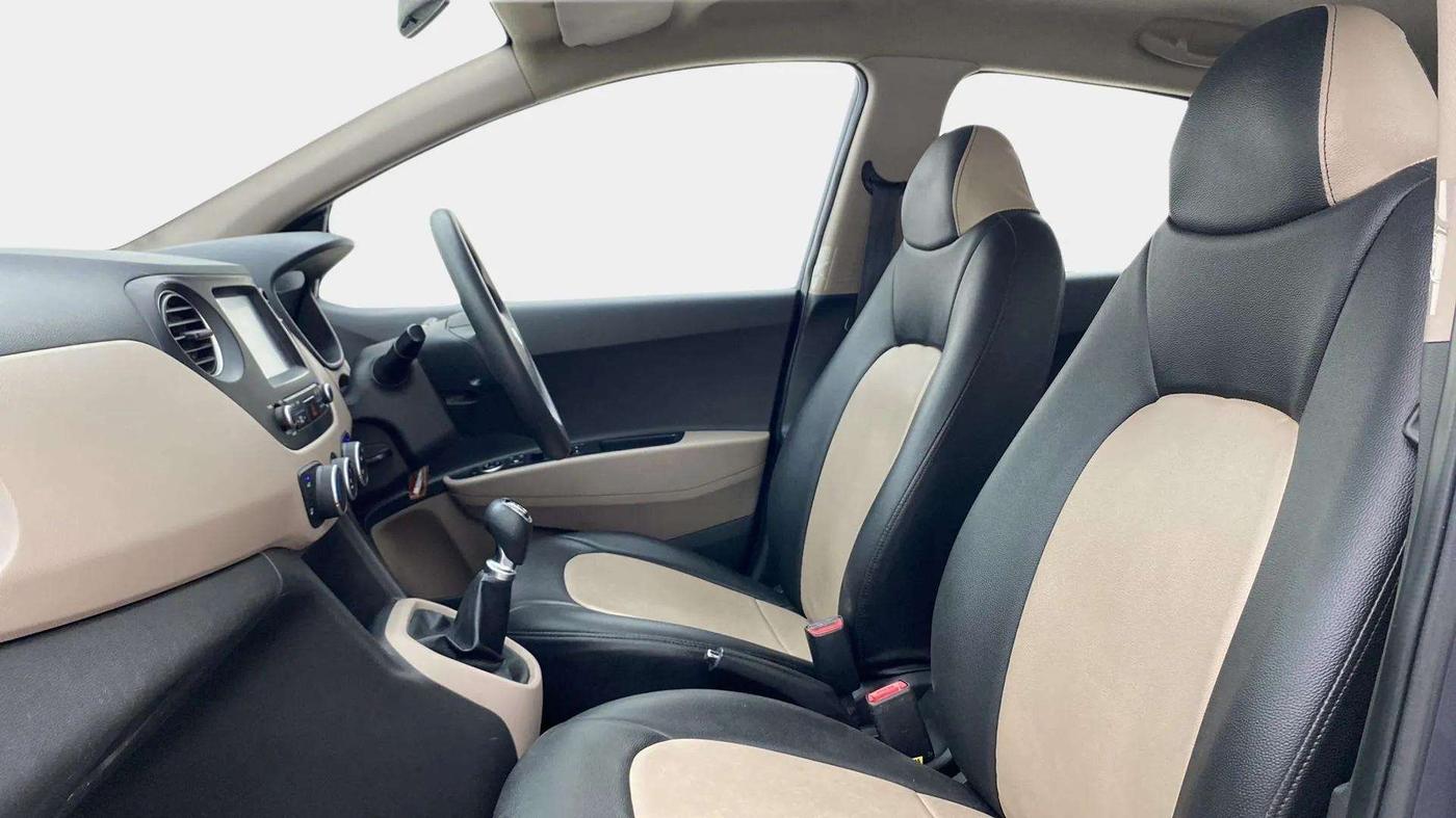 2018 Hyundai Grand i10 SPORTZ 1.2 KAPPA VTVT, Petrol, Manual, 17,342 km, Right Side Front Door Cabin