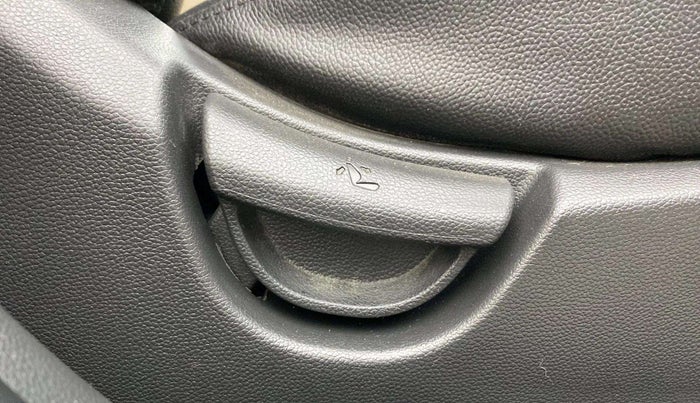 2018 Hyundai Grand i10 SPORTZ 1.2 KAPPA VTVT, Petrol, Manual, 17,342 km, Driver Side Adjustment Panel
