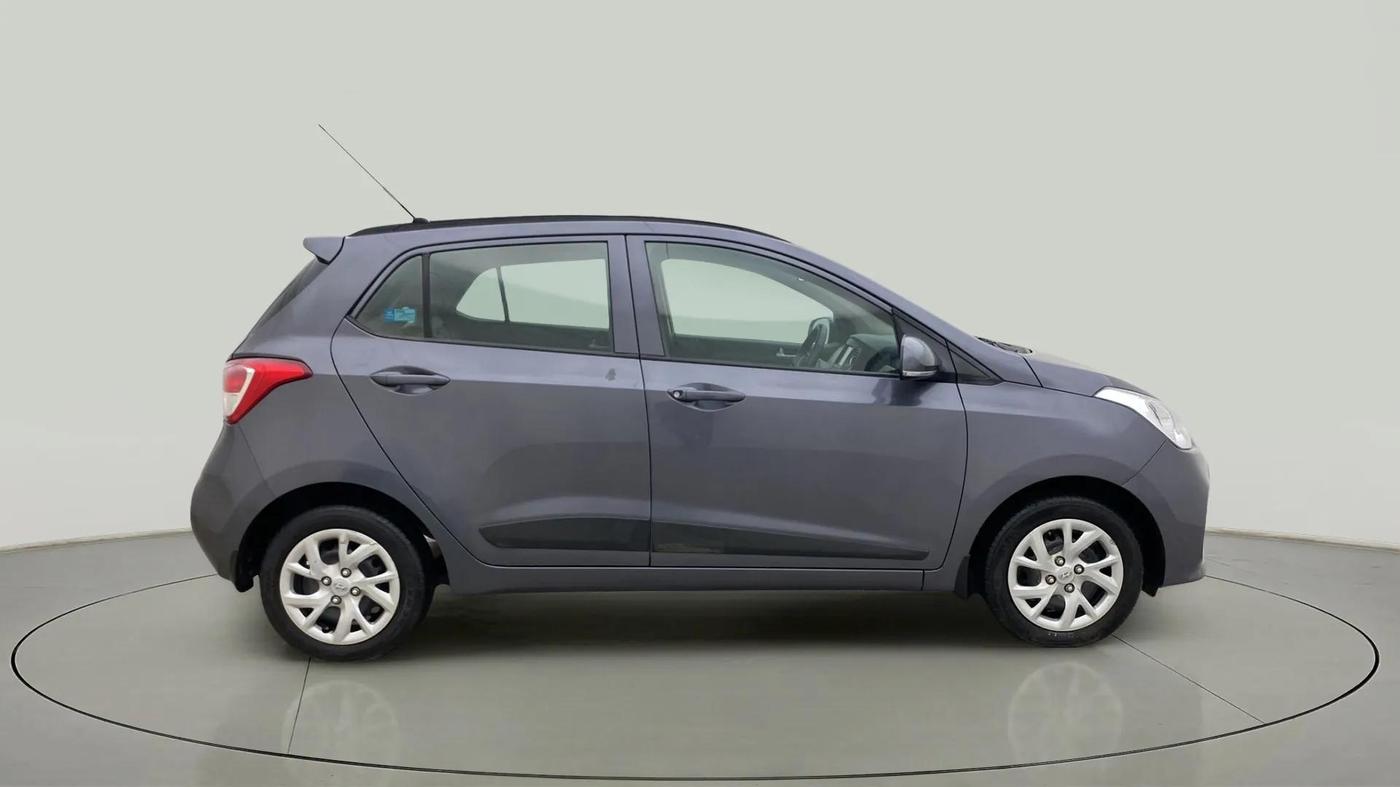 2018 Hyundai Grand i10 SPORTZ 1.2 KAPPA VTVT, Petrol, Manual, 17,342 km, Right Side View