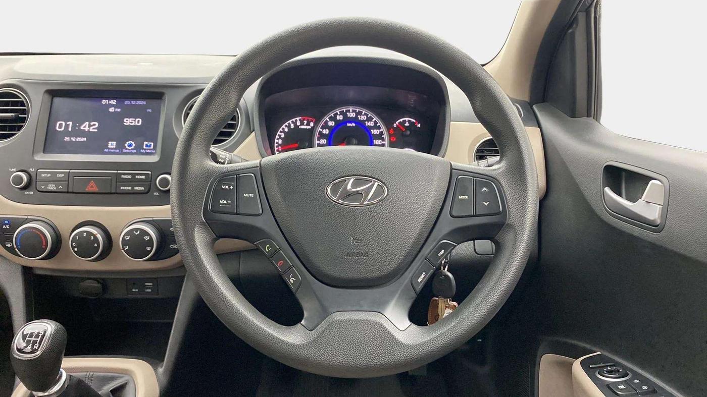 2018 Hyundai Grand i10 SPORTZ 1.2 KAPPA VTVT, Petrol, Manual, 17,342 km, Steering Wheel Close Up