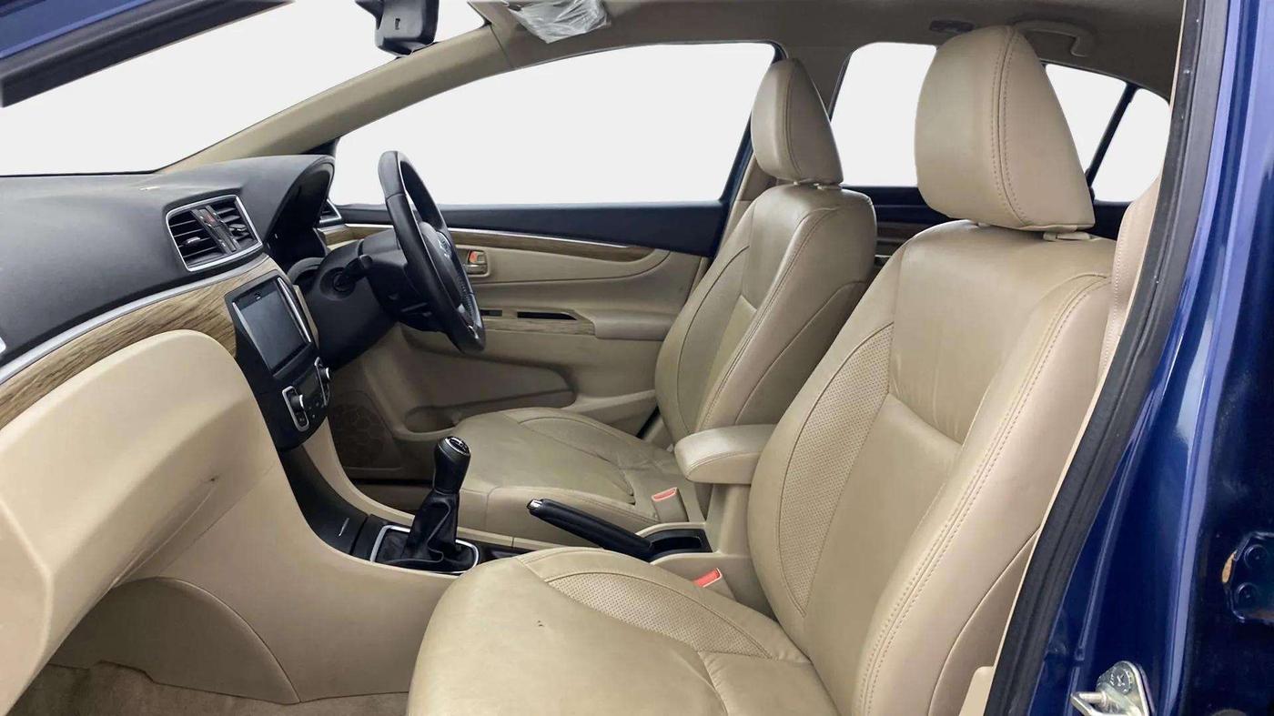 2018 Maruti Ciaz ALPHA 1.5 SHVS PETROL, Petrol, Manual, 39,795 km, Right Side Front Door Cabin