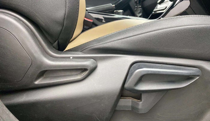2022 Tata NEXON XZ PLUS PETROL KAZIRANGA, Petrol, Manual, 66,499 km, Driver Side Adjustment Panel