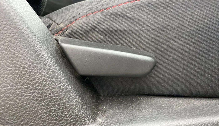 2017 Renault Duster RXS CVT, Petrol, Automatic, 50,073 km, Driver Side Adjustment Panel