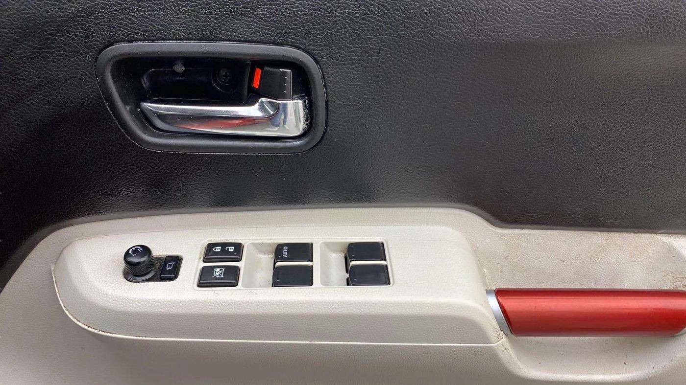 2017 Maruti IGNIS ZETA 1.2 DUAL TONE, Petrol, Manual, 99,932 km, Driver Side Door Panels Control