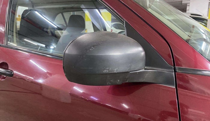 2015 Maruti Swift Dzire LXI, Petrol, Manual, 65,179 km, Right rear-view mirror - Cover has minor damage