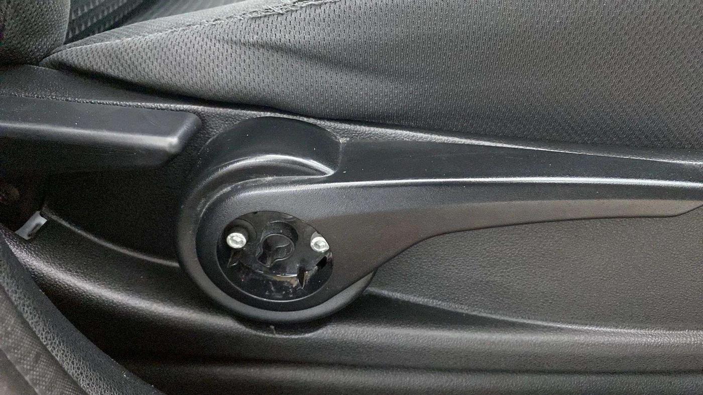 2017 Tata Tiago XZ PETROL, Petrol, Manual, 83,822 km, Driver Side Adjustment Panel