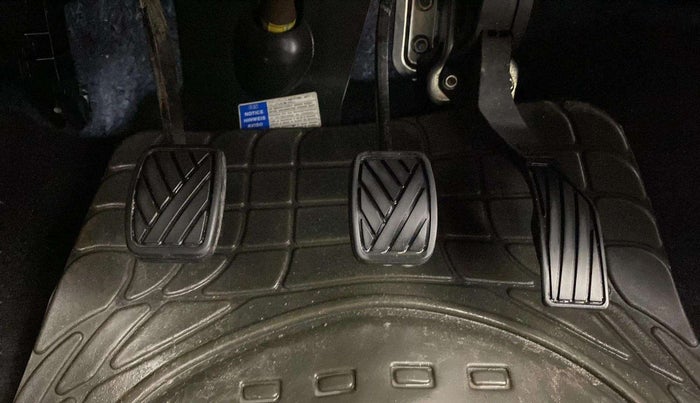 2017 Maruti Swift LXI (O), Petrol, Manual, 30,682 km, Pedals