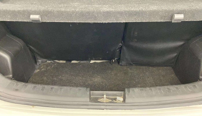 2017 Maruti Swift LXI (O), Petrol, Manual, 30,682 km, Boot Inside