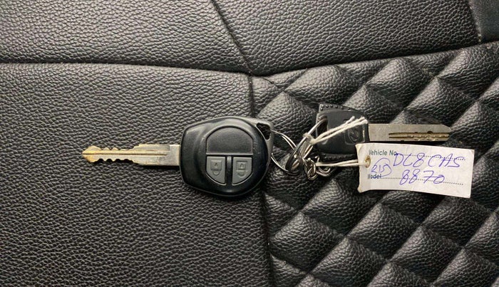 2017 Maruti Swift LXI (O), Petrol, Manual, 30,682 km, Key Close Up