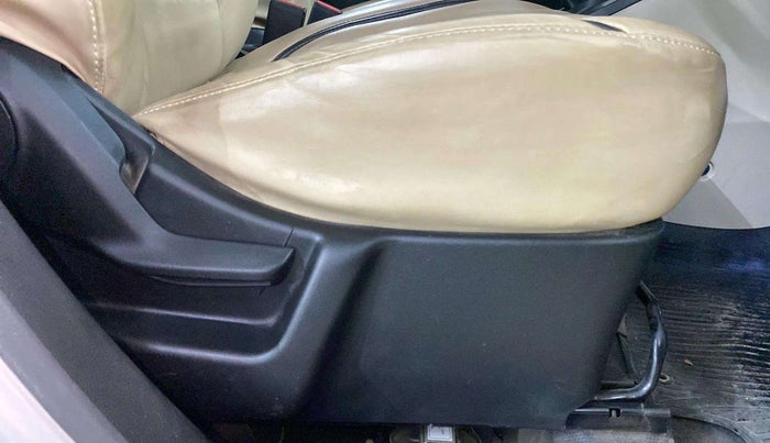 2019 Maruti New Wagon-R LXI 1.0, Petrol, Manual, 56,006 km, Driver Side Adjustment Panel