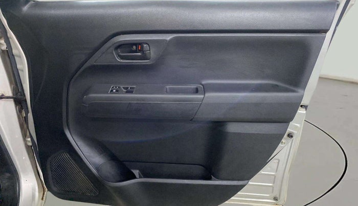2019 Maruti New Wagon-R LXI 1.0, Petrol, Manual, 56,006 km, Driver Side Door Panels Control