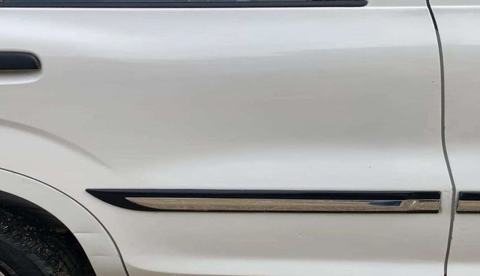 2021 Maruti S PRESSO VXI CNG, CNG, Manual, 58,369 km, Right rear door - Minor scratches