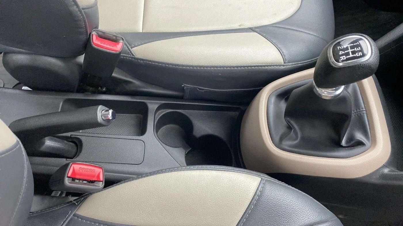 2017 Hyundai Grand i10 ASTA 1.2 KAPPA VTVT, Petrol, Manual, 24,191 km, Gear Lever
