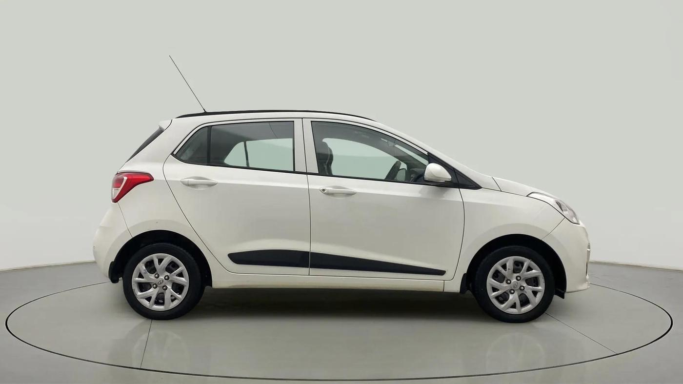2017 Hyundai Grand i10 ASTA 1.2 KAPPA VTVT, Petrol, Manual, 24,191 km, Right Side View