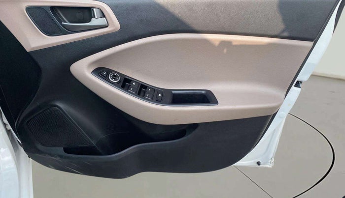 2017 Hyundai Elite i20 ASTA 1.2 (O), Petrol, Manual, 72,067 km, Driver Side Door Panels Control