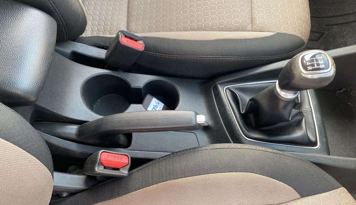 2017 Hyundai Elite i20 ASTA 1.2 (O), Petrol, Manual, 72,067 km, Gear lever - Knob cover torn