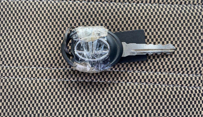 2019 Tata Tiago XE PETROL, Petrol, Manual, 26,139 km, Key Close Up