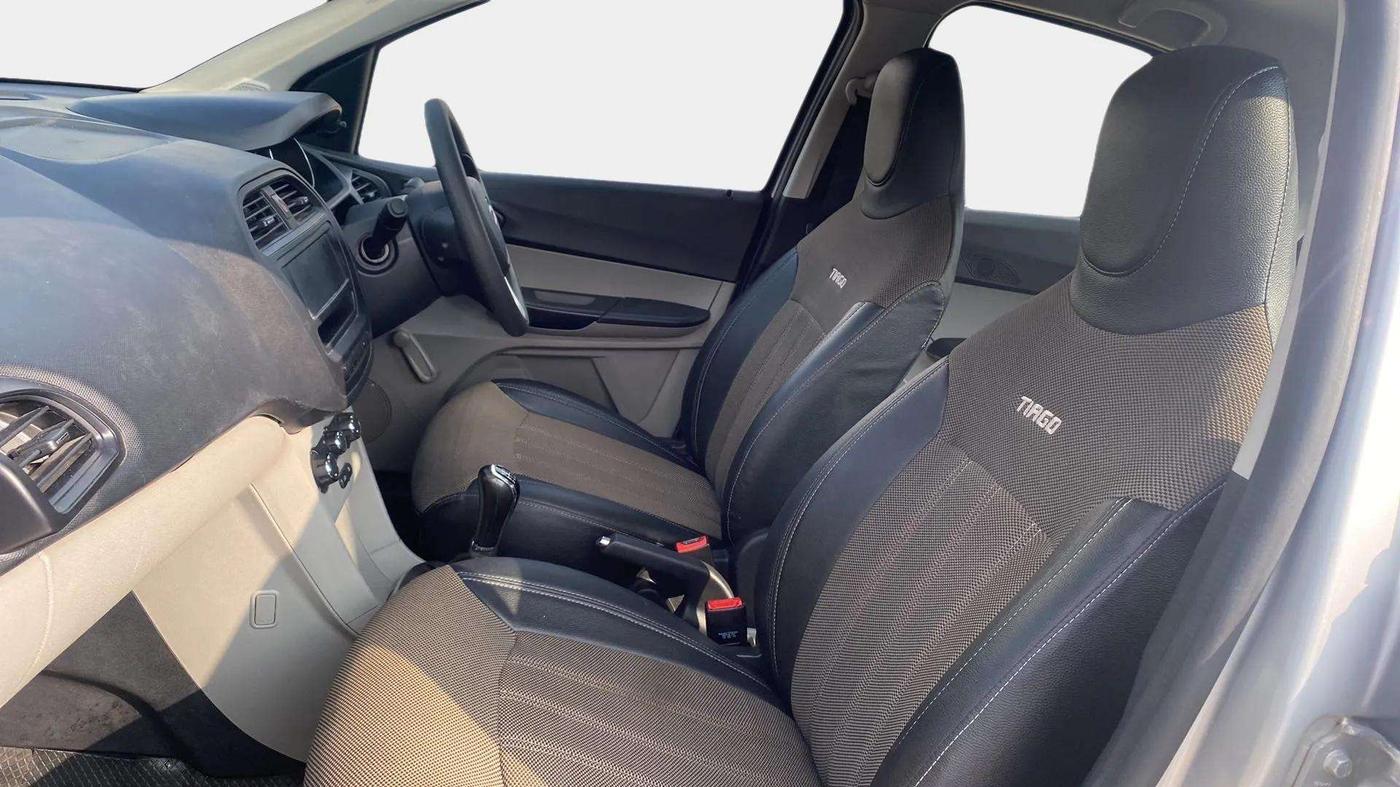2019 Tata Tiago XE PETROL, Petrol, Manual, 26,139 km, Right Side Front Door Cabin