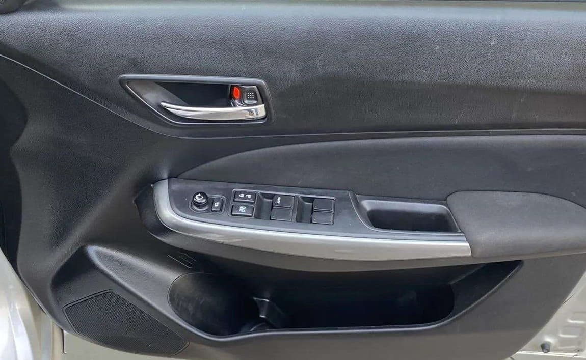 2019 Maruti Swift ZXI, Petrol, Manual, 34,984 km, Driver Side Door Panels Control
