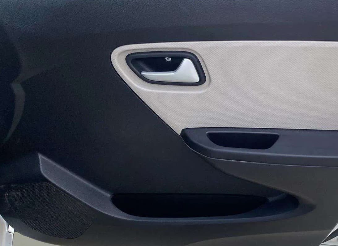 2019 Maruti Alto LXI, Petrol, Manual, 13,226 km, Driver Side Door Panels Control