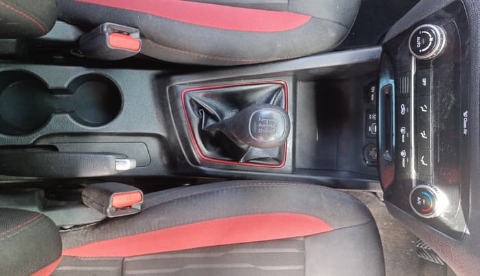 2018 Hyundai Elite i20 ASTA 1.2 DUAL TONE, Petrol, Manual, 17,211 km, Gear Lever