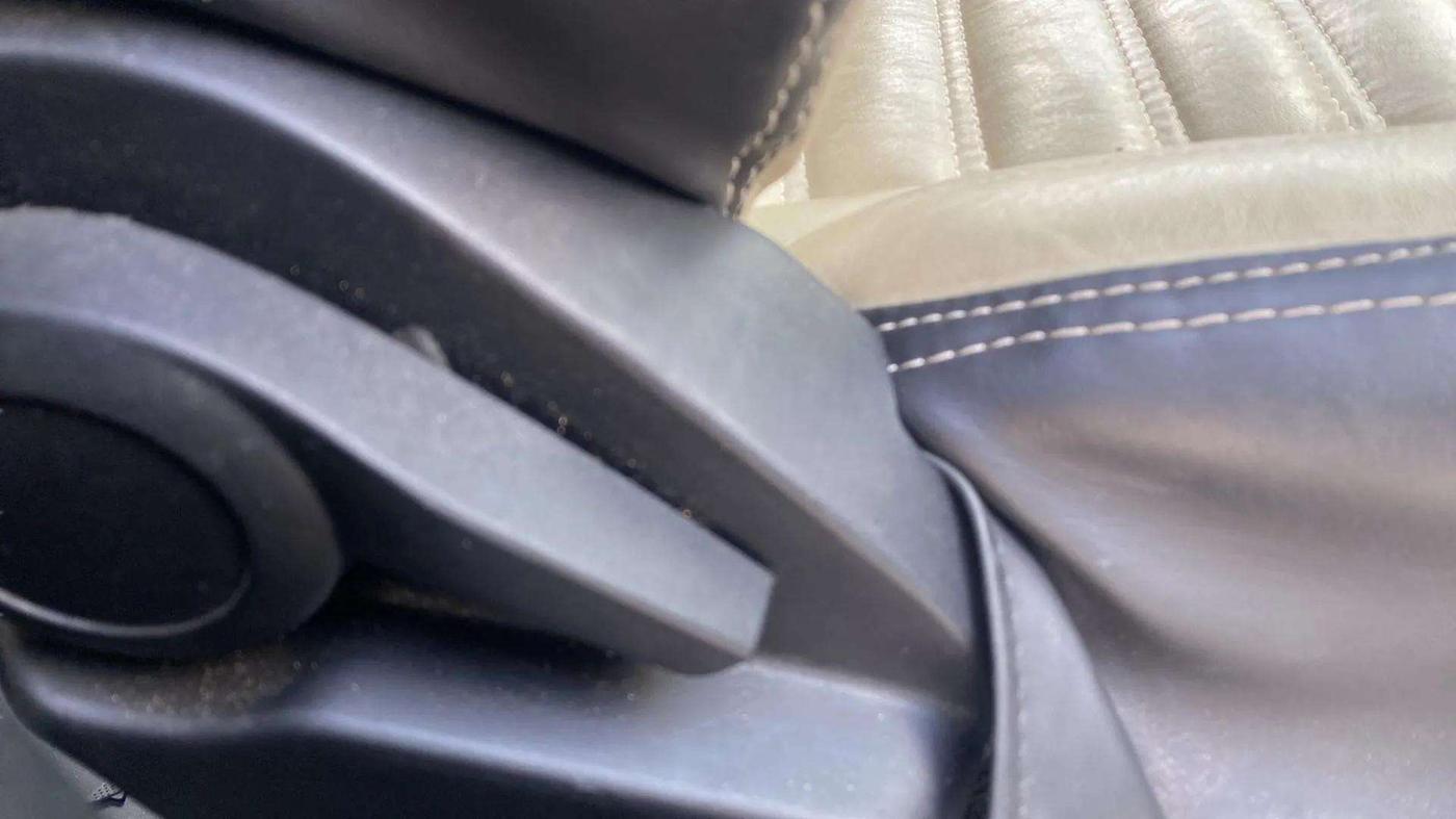 2021 Tata ALTROZ XM PLUS PETROL, Petrol, Manual, 20,653 km, Driver Side Adjustment Panel