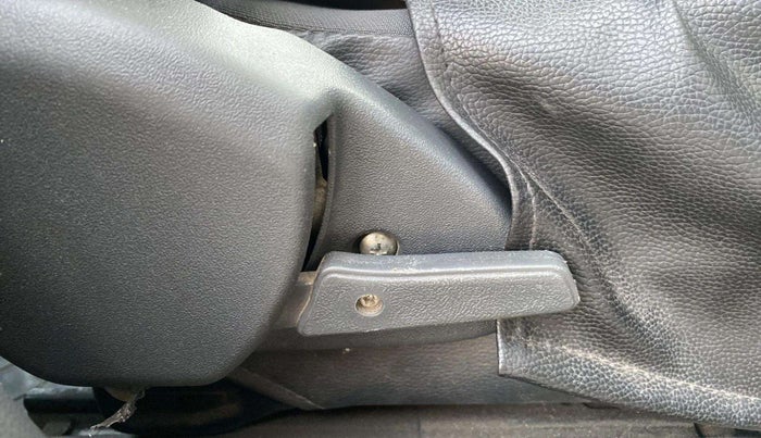 2016 Maruti Alto 800 VXI, Petrol, Manual, 54,364 km, Driver Side Adjustment Panel