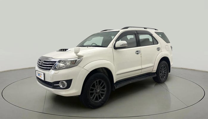 2016 Toyota Fortuner 3.0 4X2 MT, Diesel, Manual, 87,550 km, Left Front Diagonal