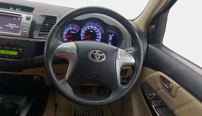 2016 Toyota Fortuner 3.0 4X2 MT, Diesel, Manual, 87,550 km, Steering Wheel Close Up