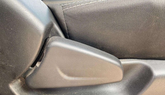 2017 Datsun Redi Go T, Petrol, Manual, 31,319 km, Driver Side Adjustment Panel