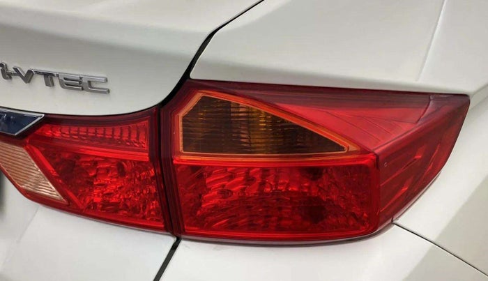 2021 Honda City 1.5L I-VTEC V MT 4TH GEN, Petrol, Manual, 19,548 km, Right tail light - Minor scratches