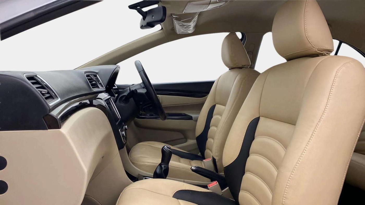 2017 Maruti Ciaz ALPHA 1.4 PETROL, Petrol, Manual, 63,195 km, Right Side Front Door Cabin