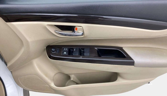 2017 Maruti Ciaz ALPHA 1.4 PETROL, Petrol, Manual, 63,195 km, Driver Side Door Panels Control