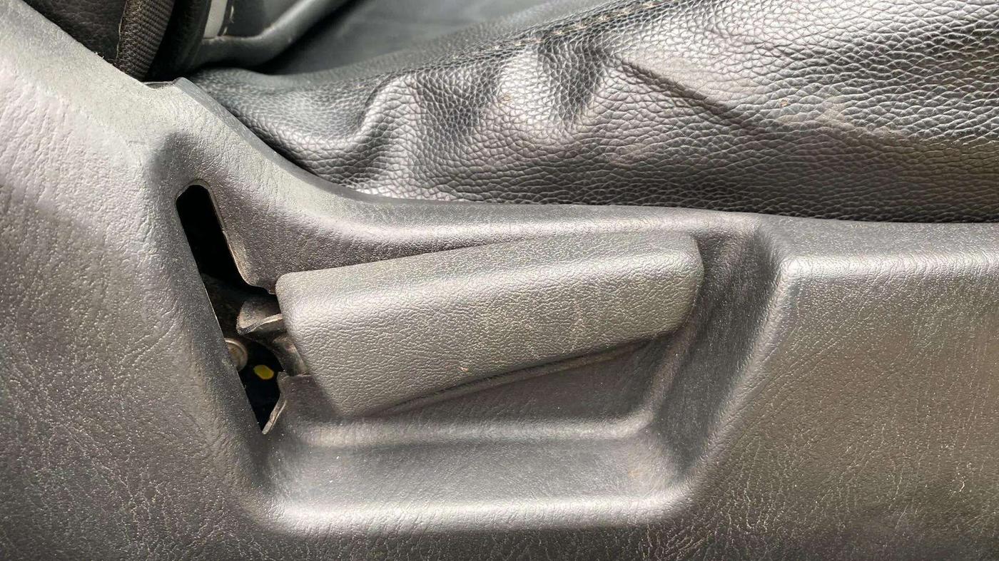 2023 Maruti Alto LXI O, Petrol, Manual, 38,106 km, Driver Side Adjustment Panel