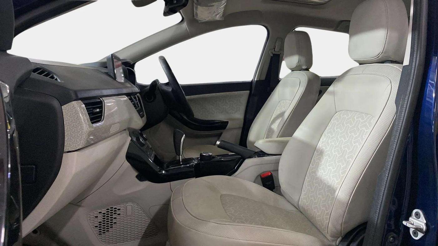 2023 Tata NEXON XZA PLUS LUXURY SUNROOF PETROL, Petrol, Automatic, 13,930 km, Right Side Front Door Cabin