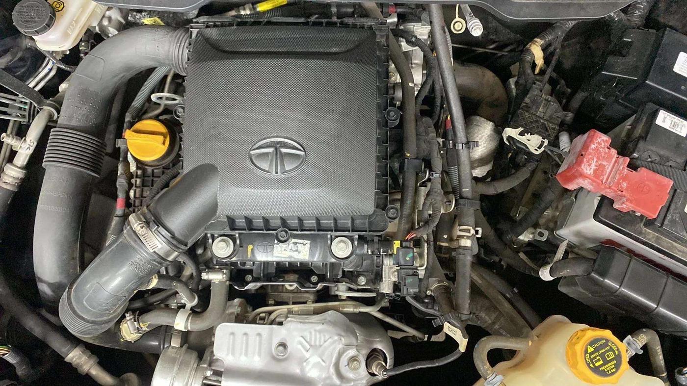 2023 Tata NEXON XZA PLUS LUXURY SUNROOF PETROL, Petrol, Automatic, 13,930 km, Open Bonet