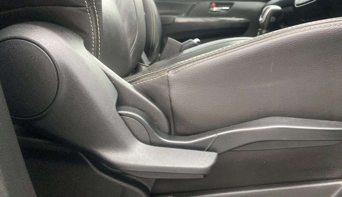 2019 Maruti XL6 ALPHA AT, Petrol, Automatic, 38,516 km, Driver Side Adjustment Panel