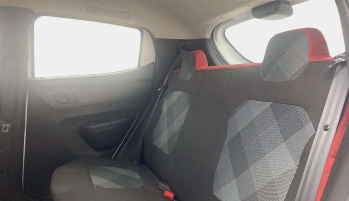 2023 Renault Kwid RXT 1.0, Petrol, Manual, 31,132 km, Right Side Rear Door Cabin