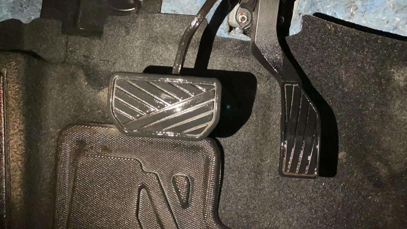 2023 Maruti Grand Vitara ZETA SMART HYBRID AT, Petrol, Automatic, 8,939 km, Pedals