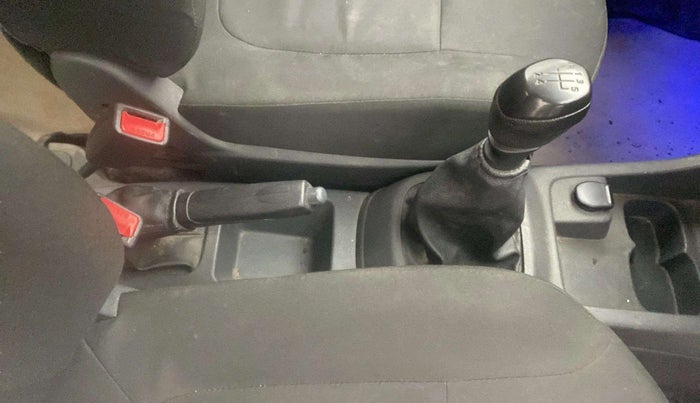 2016 Renault Kwid RXT 0.8, Petrol, Manual, 21,739 km, Gear Lever