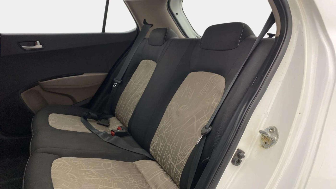 2015 Hyundai Grand i10 SPORTZ 1.2 KAPPA VTVT, Petrol, Manual, 49,770 km, Right Side Rear Door Cabin