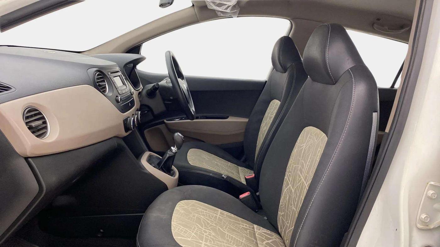 2015 Hyundai Grand i10 SPORTZ 1.2 KAPPA VTVT, Petrol, Manual, 49,770 km, Right Side Front Door Cabin