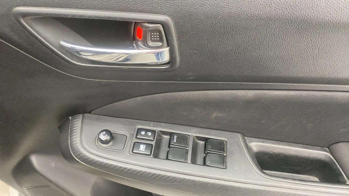 2021 Maruti Swift VXI, Petrol, Manual, 28,332 km, Driver Side Door Panels Control