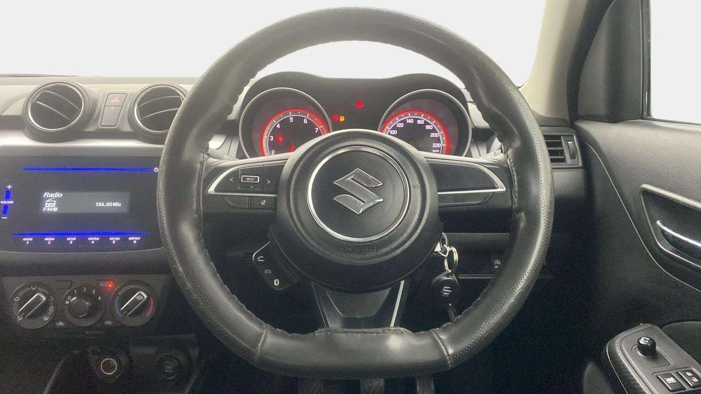 2021 Maruti Swift VXI, Petrol, Manual, 28,332 km, Steering Wheel Close Up