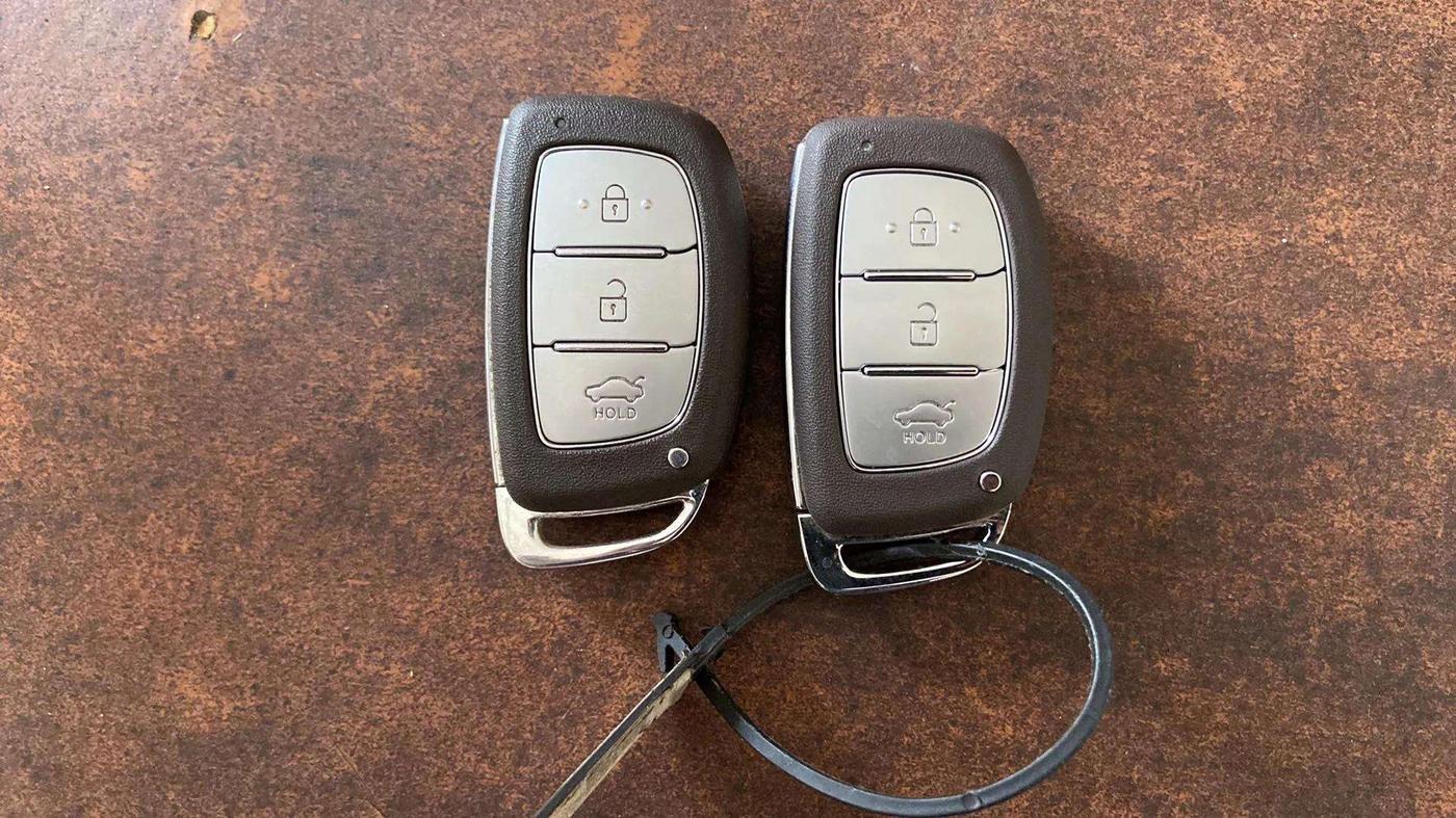 2023 Hyundai AURA SX 1.2 CNG, CNG, Manual, 32,076 km, Key Close Up